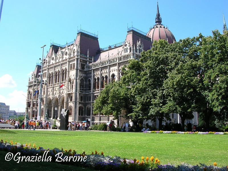 vista laterale del Parlamento.JPG